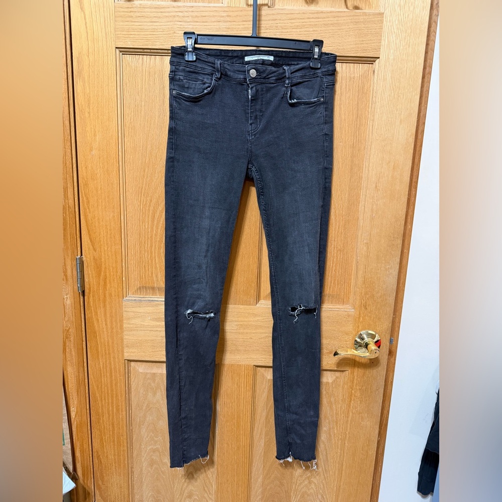 Zara Trafaluc Black Ripped Mid-rise Skinny Jeans - size 8